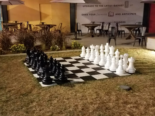 Shopping Mall «Hilldale Shopping Center», reviews and photos, 726 N Midvale Blvd, Madison, WI 53705, USA