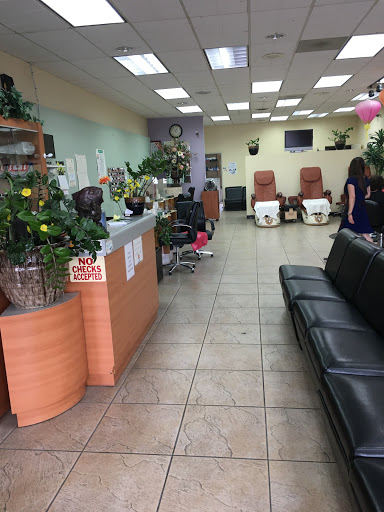 Beauty Salon «Crystal Hair & Nail Salon», reviews and photos, 1097 N State College Blvd, Anaheim, CA 92806, USA