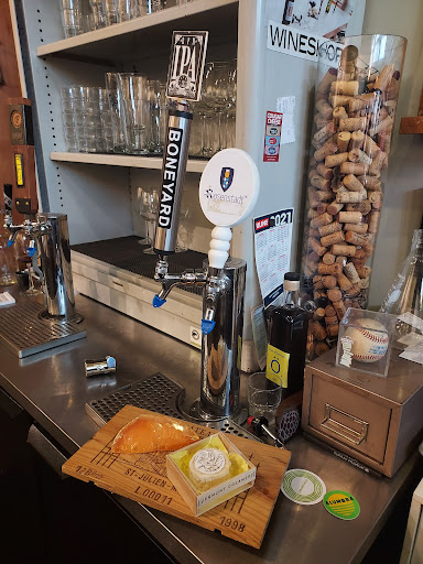 Wine Store «Blackbird Wine Shop», reviews and photos, 4323 NE Fremont St, Portland, OR 97213, USA