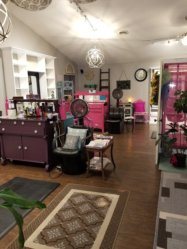 The Look Studio & Day Spa 62650