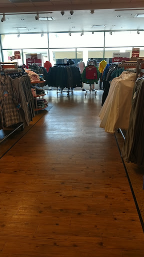 Sportswear Store «Columbia Sportswear Outlet», reviews and photos, 3 Monroe Pkwy, Lake Oswego, OR 97035, USA