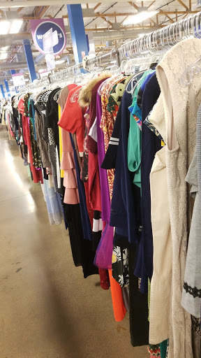 Thrift Store «48th & Baseline Goodwill Retail Store & Donation Center», reviews and photos, 2700 W Baseline Rd, Tempe, AZ 85283, USA