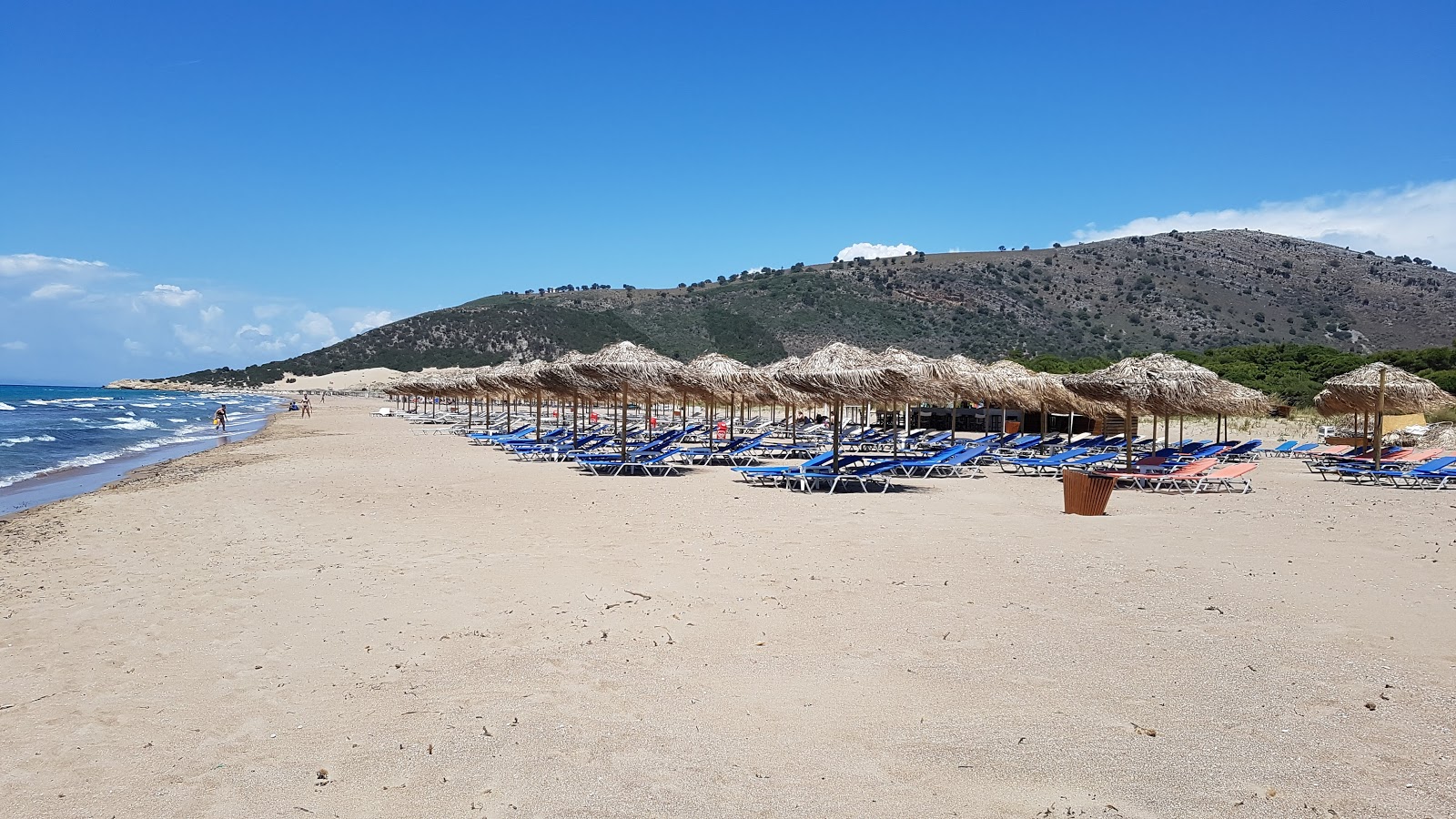Photo de Paralia Gymniston avec petite baie