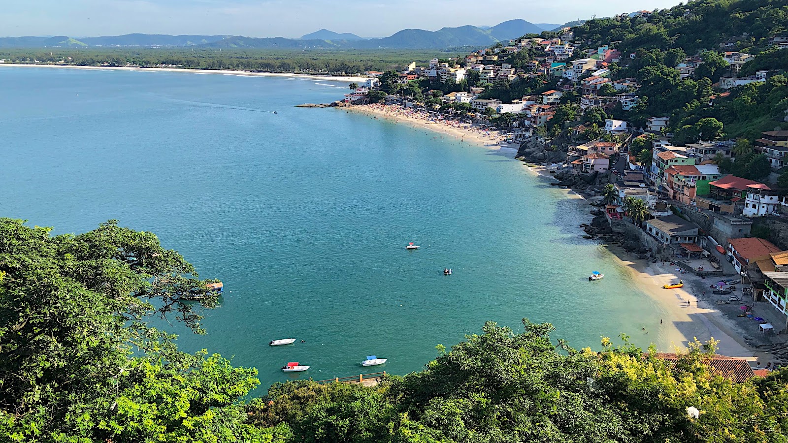 Foto di Praia do Canto con molto pulita livello di pulizia