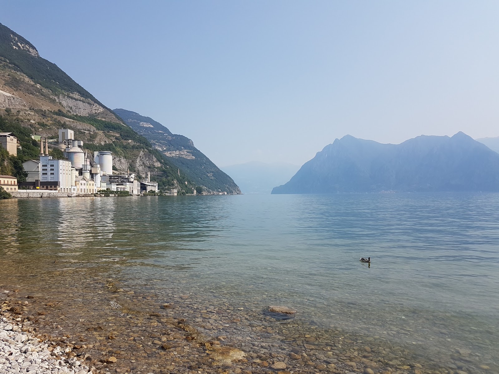 Foto di Spiaggetta pubblica area servizi