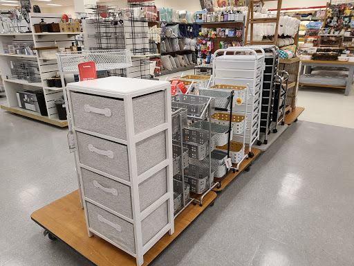 Department Store «T.J. Maxx», reviews and photos, 34 E Ridgewood Ave, Paramus, NJ 07652, USA