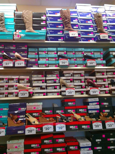 Shoe Store «Shoe Carnival», reviews and photos, 2706 Plainfield Rd, Joliet, IL 60435, USA