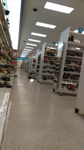 Clothing Store «Ross Dress for Less», reviews and photos, 2180 MacArthur Rd, Whitehall, PA 18052, USA