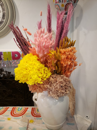 Florist «Rambling Rose Florist», reviews and photos, 22428 Gilmore St, West Hills, CA 91307, USA