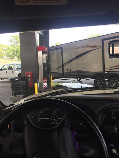 Gas Station «QuikTrip», reviews and photos, 290 E 4th St, Eureka, MO 63025, USA