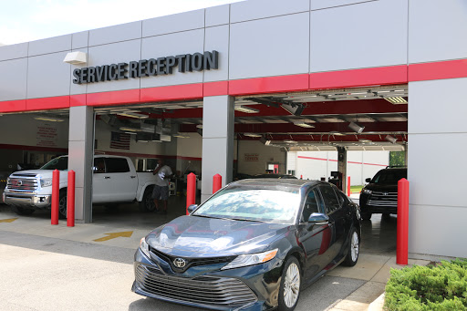 Car Dealer «Serra Toyota of Decatur», reviews and photos, 309 Beltline Pl SW, Decatur, AL 35603, USA