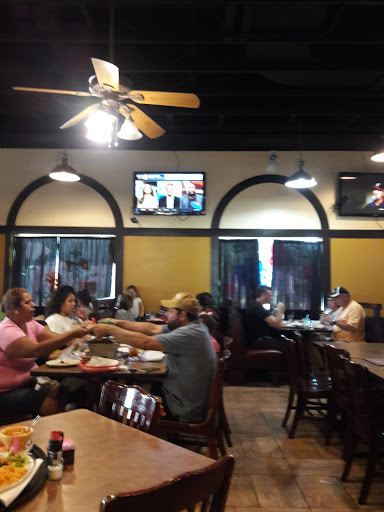 Mexican Restaurant «Los Cucos Mexican Restaurant», reviews and photos, 1310 E Common St, New Braunfels, TX 78130, USA