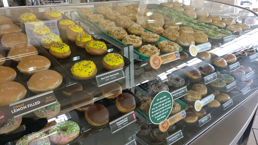 Bakery «Krispy Kreme Doughnuts», reviews and photos, 208 W 14 Mile Rd, Troy, MI 48083, USA