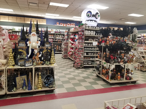 Home Goods Store «Christmas Tree Shops», reviews and photos, 15 Backus Ave Suite 42, Danbury, CT 06810, USA