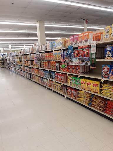 Shopping Mall «Aquidneck Shopping Centre», reviews and photos, 77 E Main Rd, Middletown, RI 02842, USA