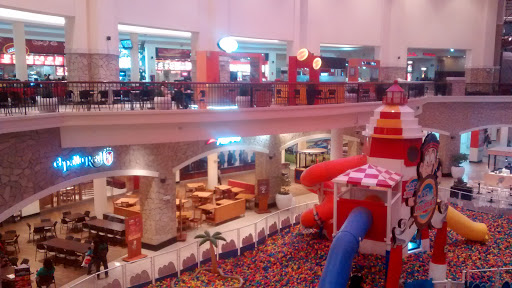Mall Parque Lambramani