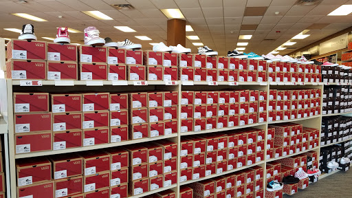 Shoe Store «Famous Footwear», reviews and photos, 31 Furlong Dr, Revere, MA 02151, USA