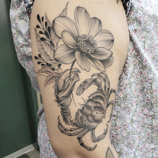 Find bright ideas tattoo and piercing reviews for your next unique tattoo in Bellingham at Beluga Palooza Tattoo