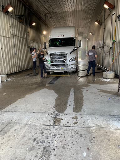 First Class Truck Wash en Whiteland