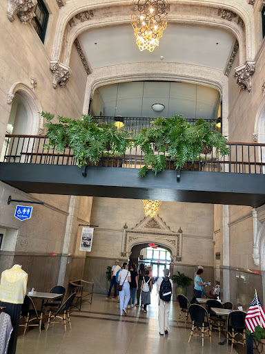 Book Store «Battery Park Book Exchange», reviews and photos, 1 Page Ave #101, Asheville, NC 28801, USA