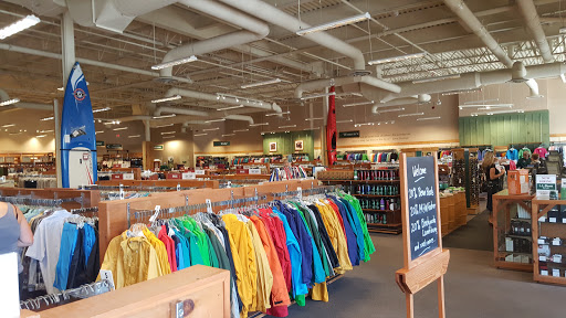 Clothing Store «L.L. Bean Outlet», reviews and photos, 2421 Cranberry Hwy, Wareham, MA 02571, USA