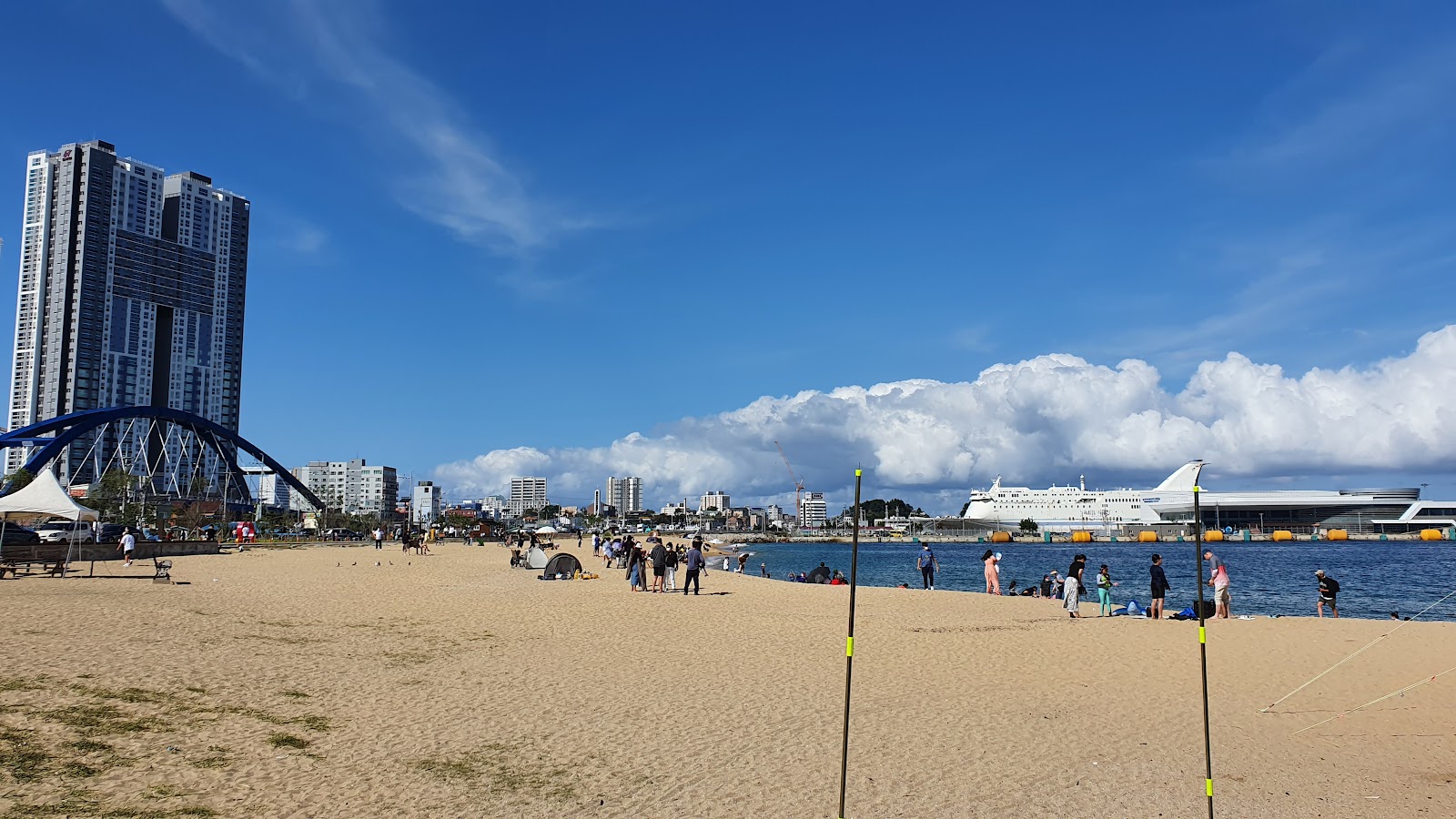 Photo of Cheongho Beach with very clean level of cleanliness