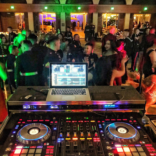 Hit It Music Production | San Diego Wedding dj