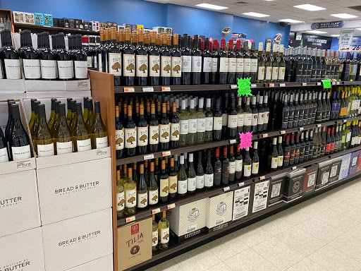Liquor Store «Morrissey Boulevard Wines & Liquors», reviews and photos, 711 William T Morrissey Blvd, Dorchester, MA 02122, USA