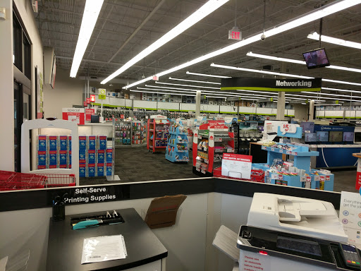 Office Supply Store «Staples», reviews and photos, 539 Roosevelt Rd, Glen Ellyn, IL 60137, USA