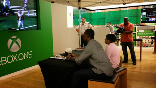 Computer Store «Microsoft Store - Freehold Raceway Mall», reviews and photos, 3710 U.S. 9, Freehold, NJ 07728, USA