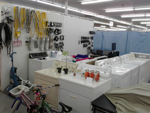 Flea Market «Streetsboro Flea Market - Furniture, Antiques, Collectibles», reviews and photos, 1513 Streetsboro Rd, Streetsboro, OH 44241, USA