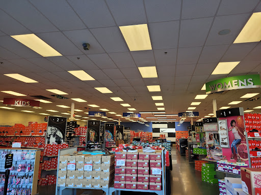 Shoe Store «Shoe Carnival», reviews and photos, 3271 Marketplace Dr, Council Bluffs, IA 51501, USA