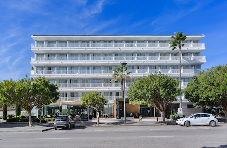 Hotel JS Sol de Alcúdia Avinguda de Venècia, 3, 07408 Port d'Alcúdia, Balearic Islands, España