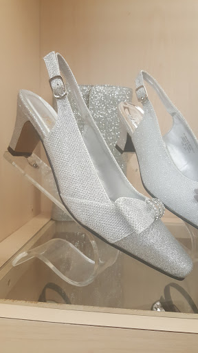 Shoe Store «Bida Wide Width Shoes», reviews and photos, 1651 NE 163rd St, North Miami Beach, FL 33162, USA