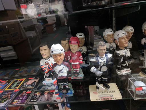 Collectibles Store «Wonder Water Sports Cards Comics & Games», reviews and photos, 29113 US Hwy 19 N, Clearwater, FL 33761, USA