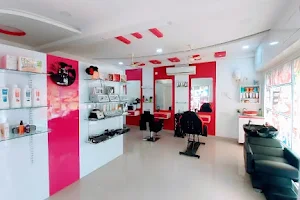 MAAYA'S HI-TECH SALON & SPA ACADEMY for ladies image