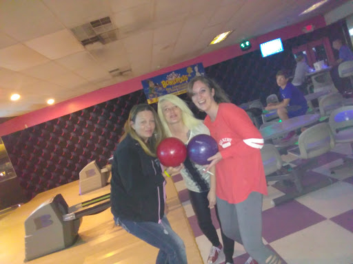 Bowling Alley «Super Bowl Bellewood», reviews and photos, 1211 Waterworks Rd, Newport, KY 41071, USA