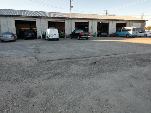 Auto Repair Shop «R & R Automotive», reviews and photos, 3356 SpringHill Ave, Mobile, AL 36607, USA