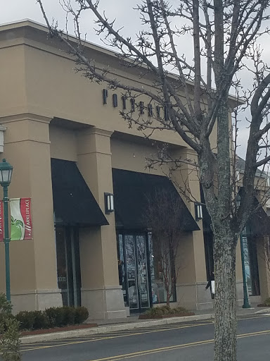 Pottery Barn, 403 Chestnut Ridge Rd #5, Woodcliff Lake, NJ 07677, USA, 