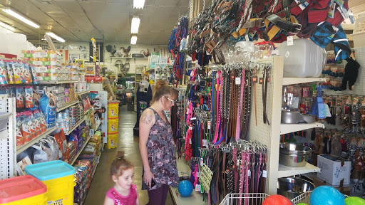 Animal Feed Store «Farmers Feed & Pet Supply», reviews and photos, 1302 E Miner Ave, Stockton, CA 95205, USA