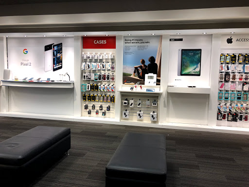 Cell Phone Store «Verizon», reviews and photos, 1602 4 Seasons Blvd, Hendersonville, NC 28792, USA