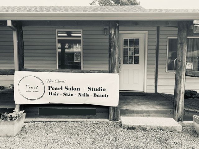 Pearl Salon & Studio 97131
