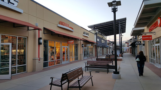 Shopping Mall «St. Louis Premium Outlets», reviews and photos, 18521 Outlet Blvd, Chesterfield, MO 63005, USA