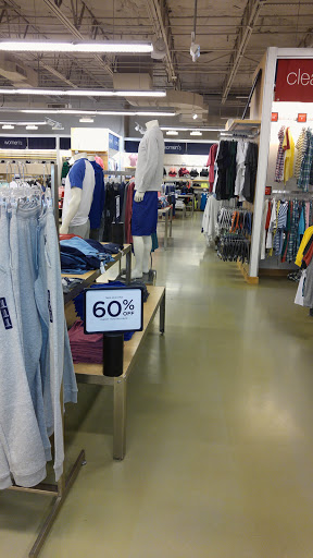 Clothing Store «Gap Outlet», reviews and photos, 5050 Factory Shops Blvd, Castle Rock, CO 80108, USA