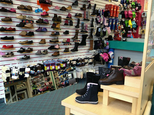 Shoe Store «Footbeats Stride Rite/ Footbeats Comfort and Wide», reviews and photos, 420 Enfield St, Enfield, CT 06082, USA