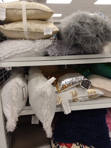 Clothing Store «Ross Dress for Less», reviews and photos, 9454 Skokie Blvd, Skokie, IL 60077, USA