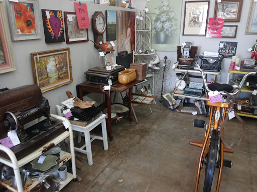 Antique Store «Merchant Square», reviews and photos, 1509 N Arizona Ave, Chandler, AZ 85225, USA