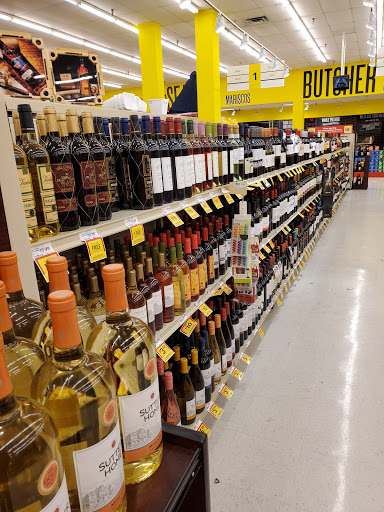 Grocery Store «Fresco y Más», reviews and photos, 3701 NW 7th St, Miami, FL 33126, USA