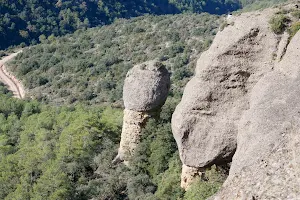 Roca del Corb image