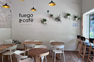 Fuego y Café image